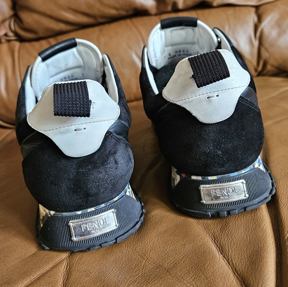 Men's Fendi Black White Leather Timeless Sneakers Size 9 US or 7 UK - Picture 5 of 16